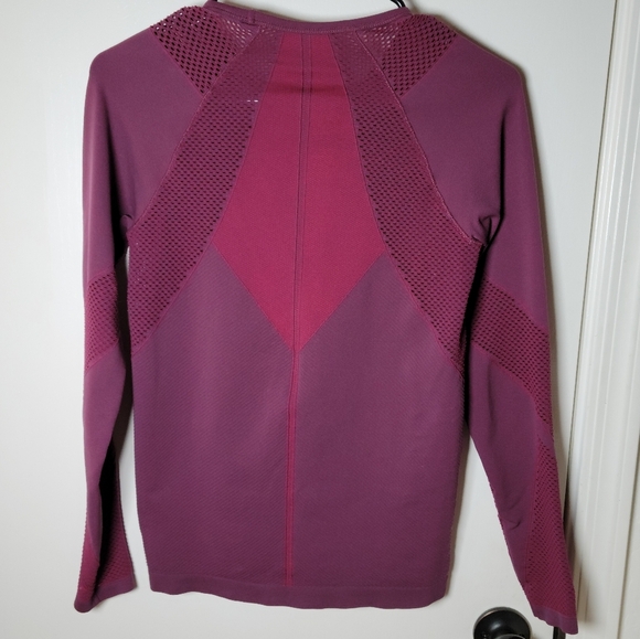 Athleta Caliber Long Sleeve Top | Athleta Tops | Size Small - Picture 5 of 8